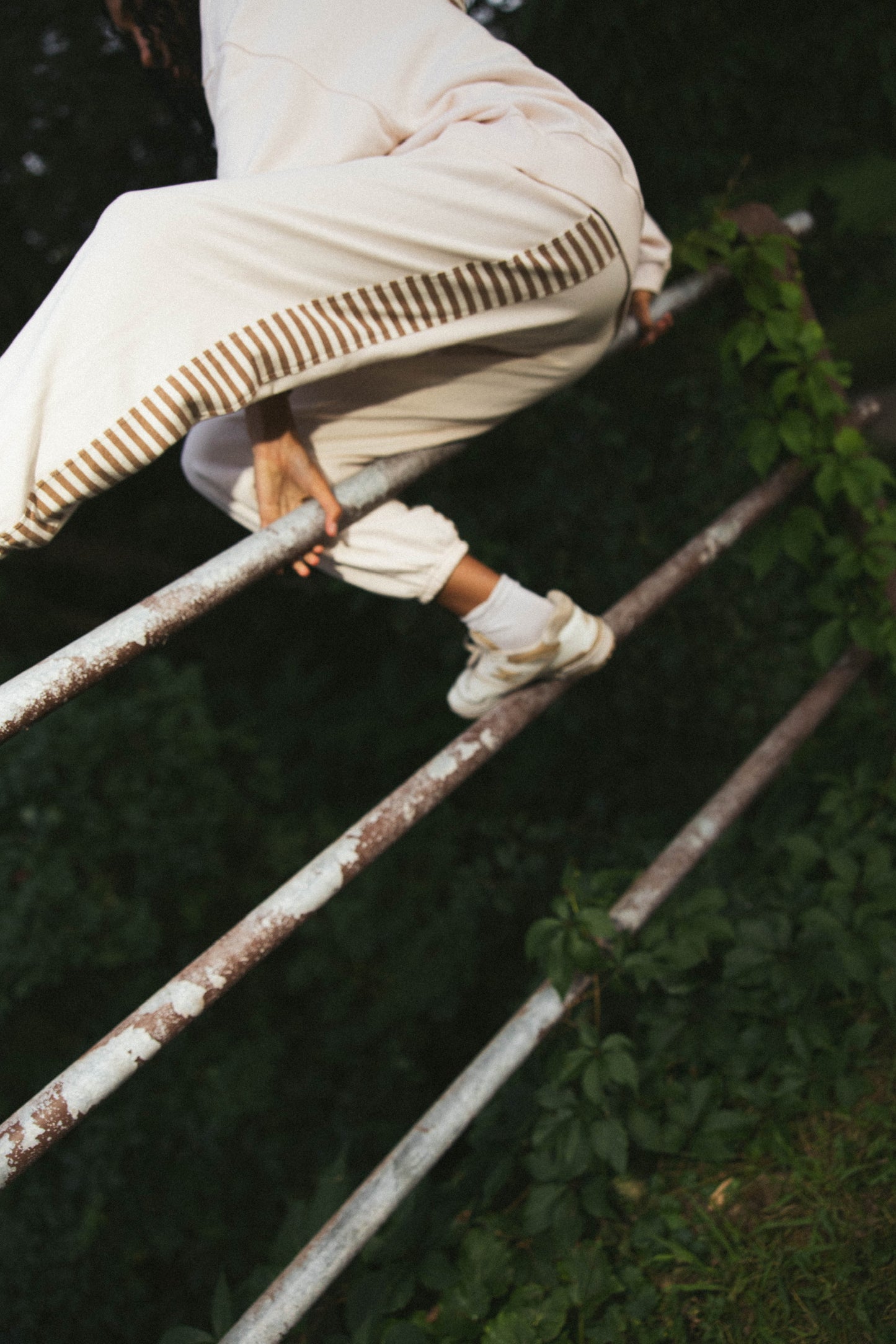 Cream Jogger